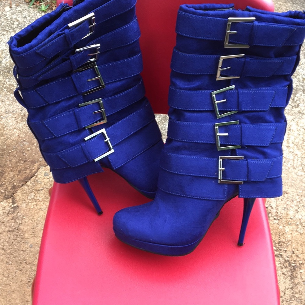 Blue suede heel boots 5 buckles on side